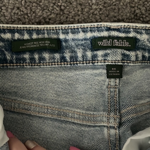 Size 00 Target ripped high rise Mom jeans - Picture 3 of 3